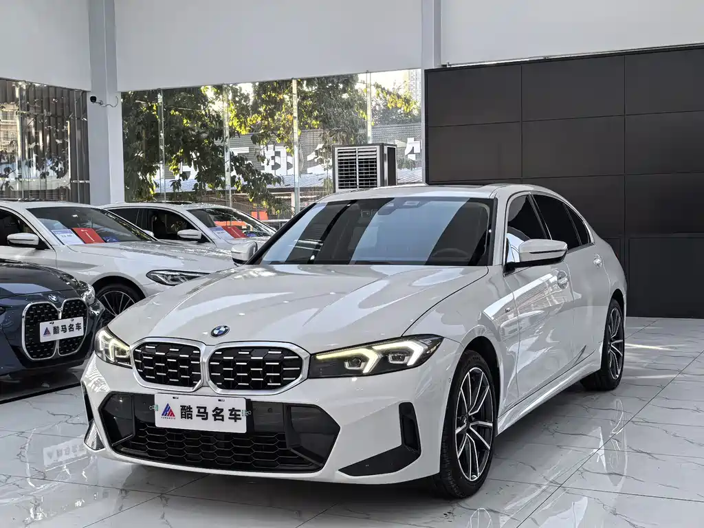 BMW 3 Series 2023 — фото 1