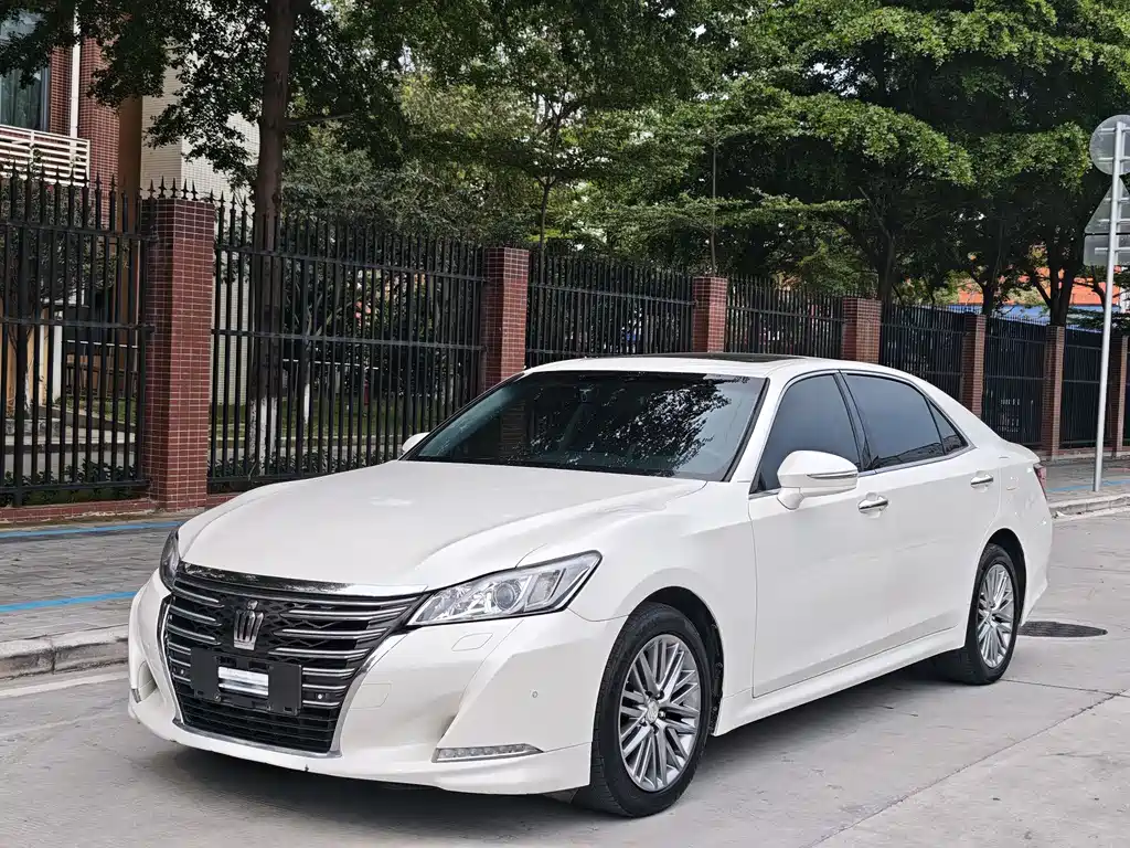 Toyota Crown 2017