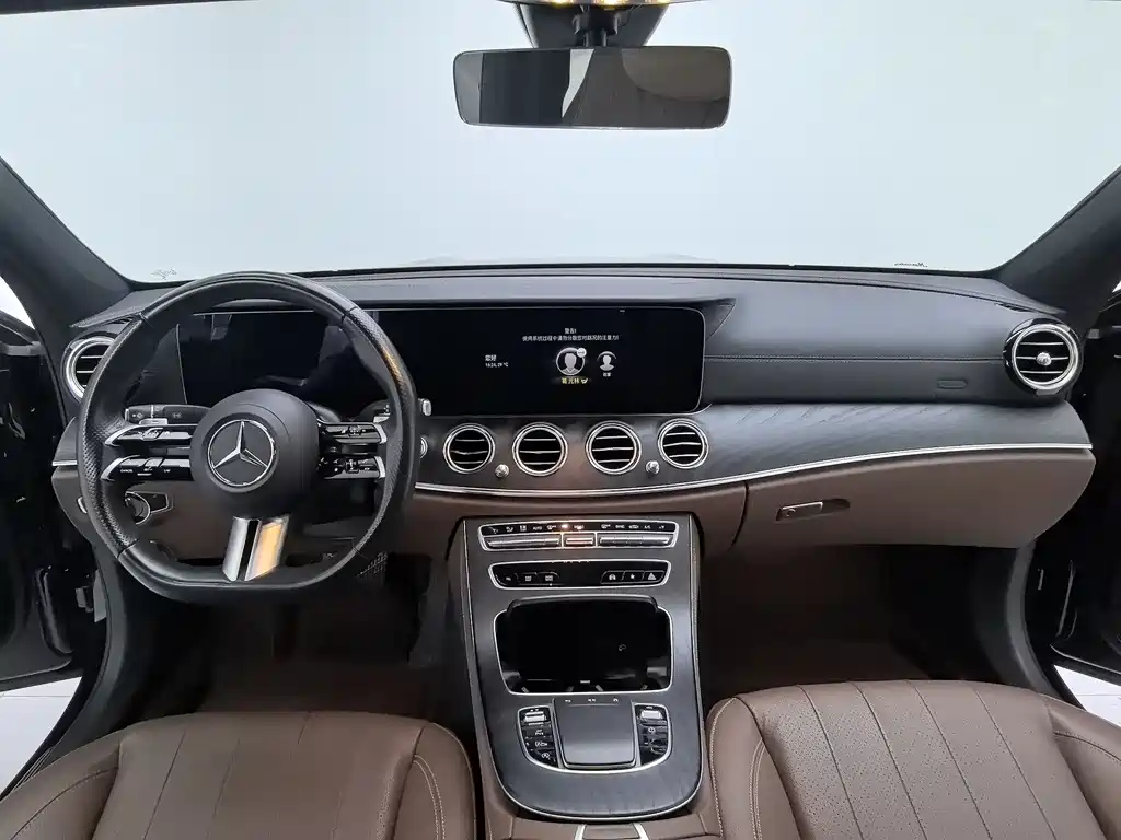 Mercedes-Benz E-Class 2023 — фото 10