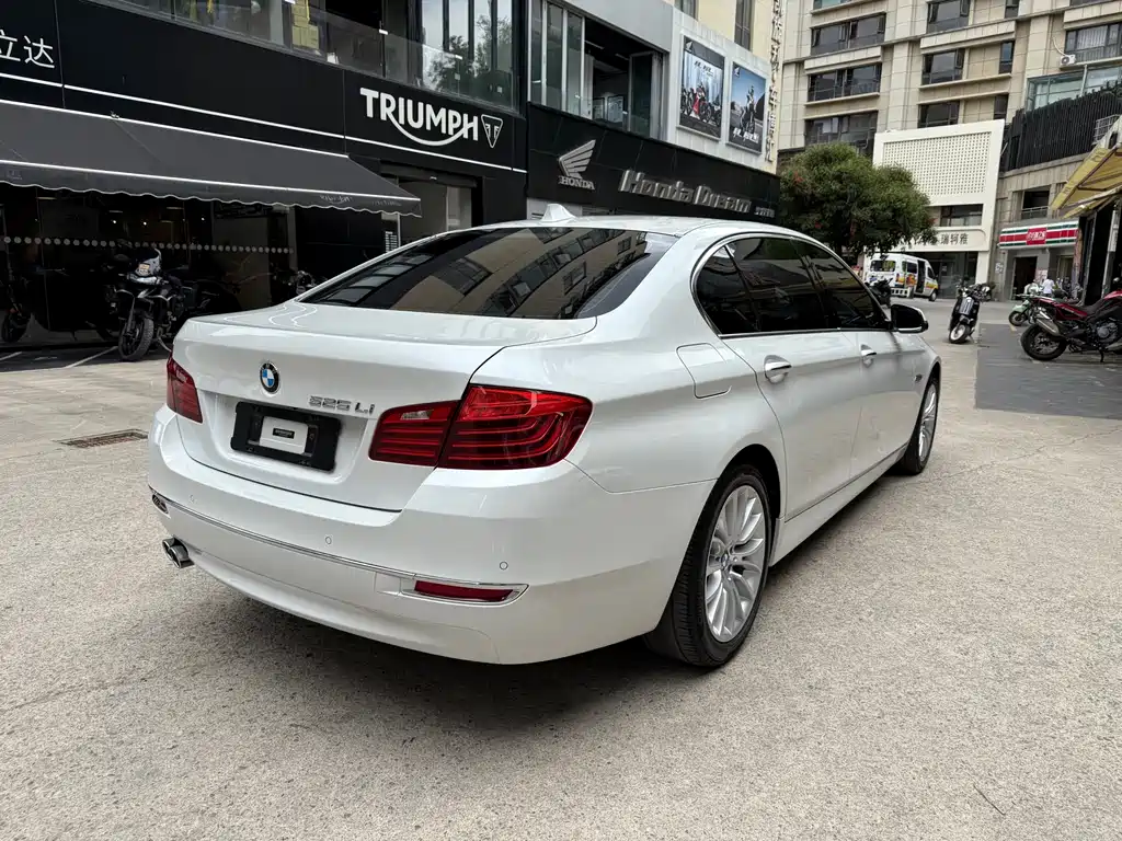 BMW 5 Series 2016