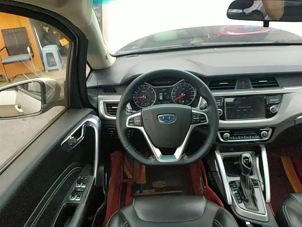Geely Vision X3 2018 — фото 11