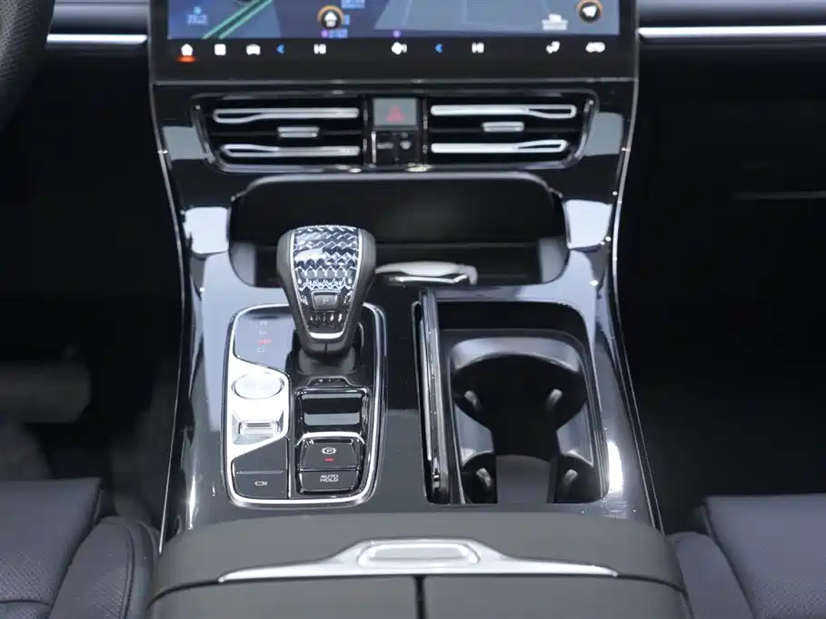 GAC Motor Trumpchi M8 2025 — фото 13
