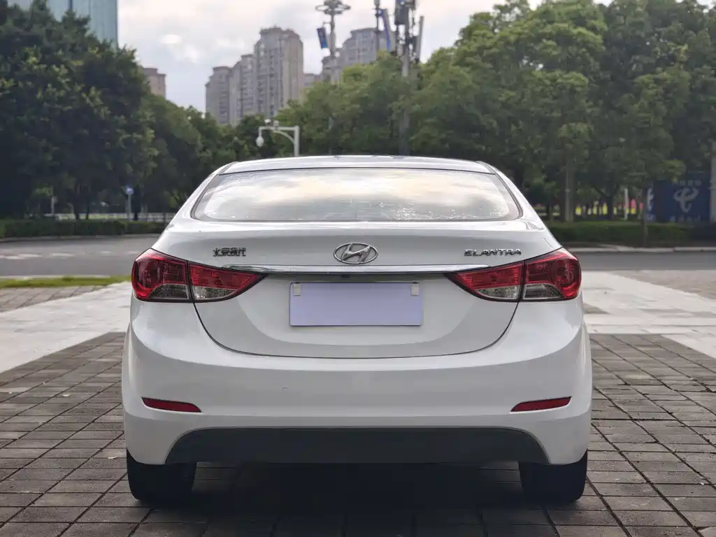 Hyundai Elantra 2016