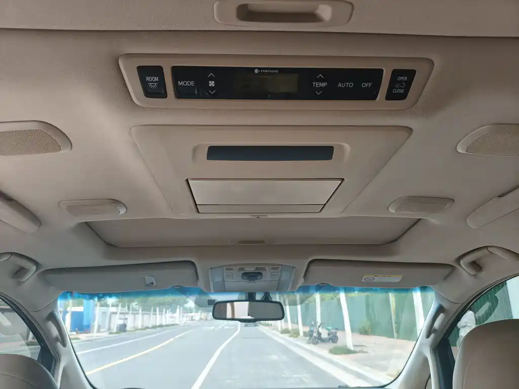 Toyota Alphard 2012 — фото 11