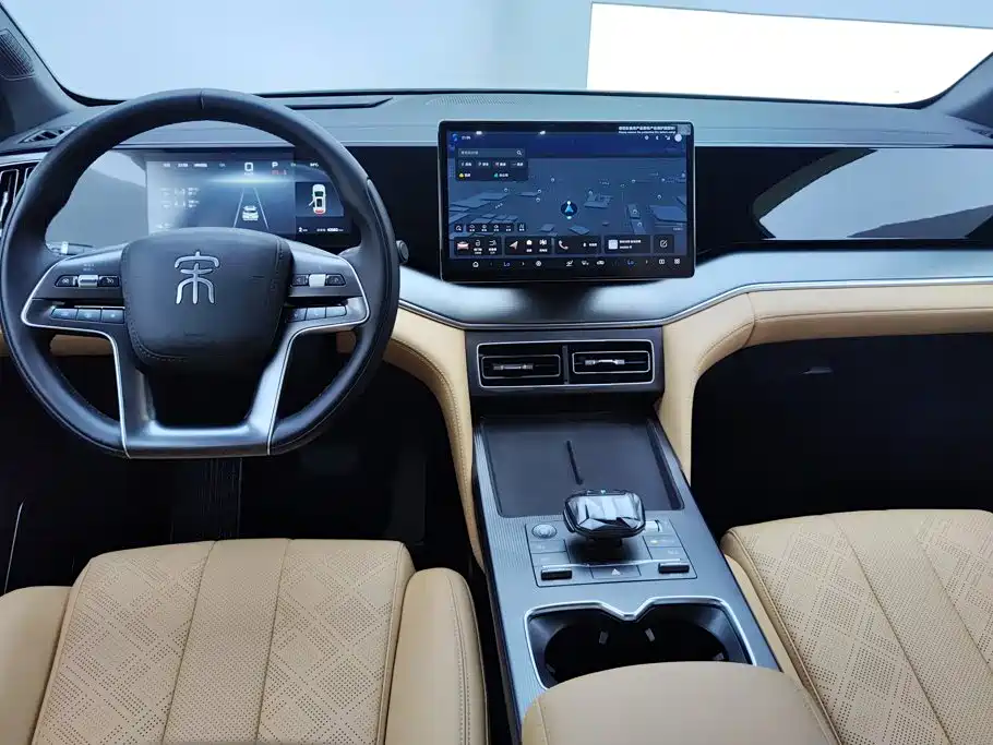 BYD Song L DM-i 2025 — фото 12
