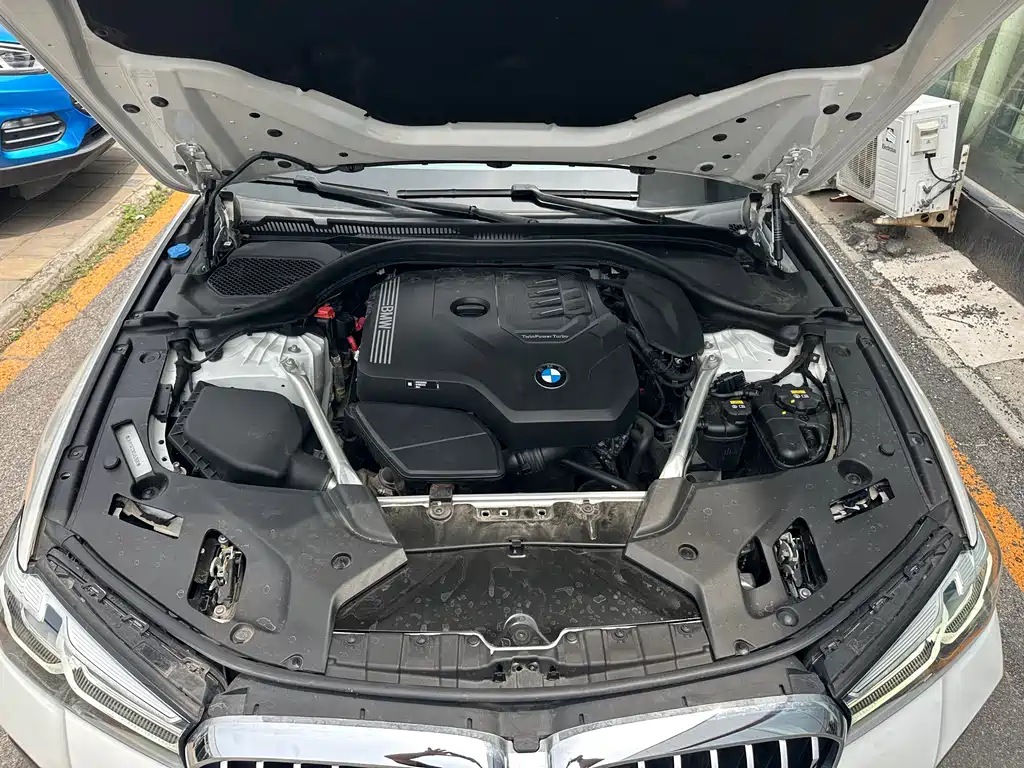 BMW 5 Series 2022 — фото 12