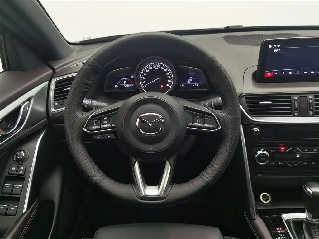 Mazda CX-4 2018 — фото 11