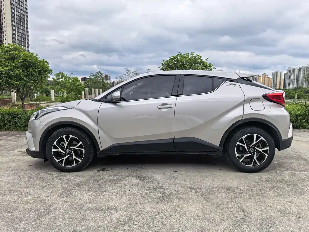 Toyota C-HR 2021 — фото 7