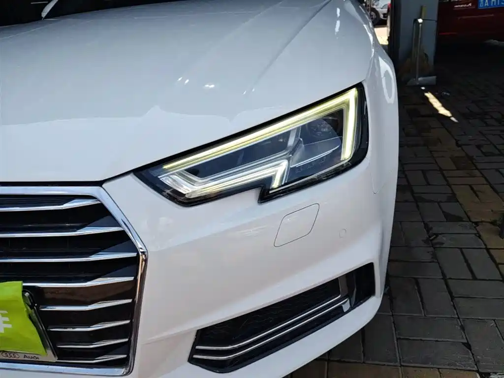 Audi A4L 2018 — фото 24