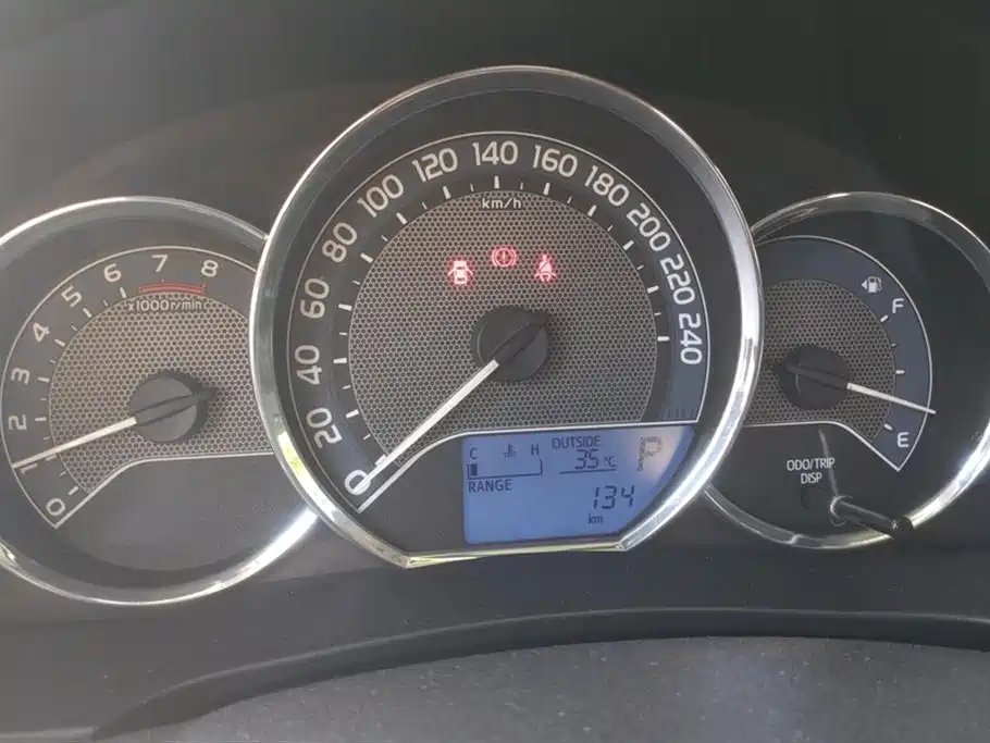 Toyota Corolla 2015 — фото 14
