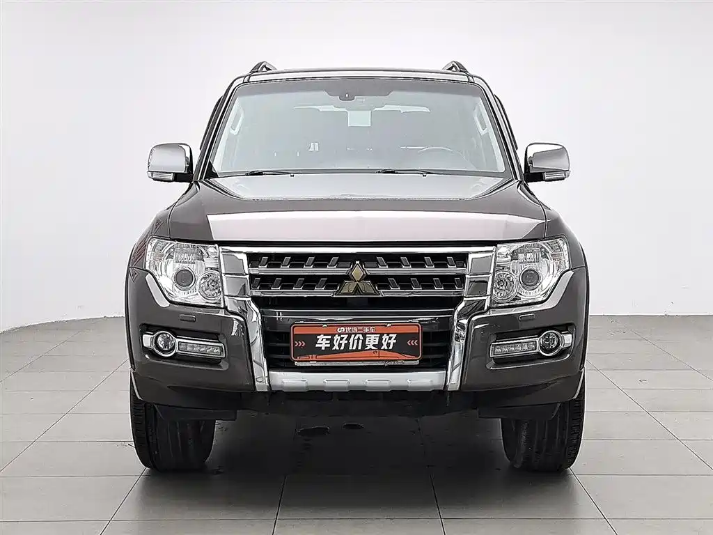 Mitsubishi Pajero 2015