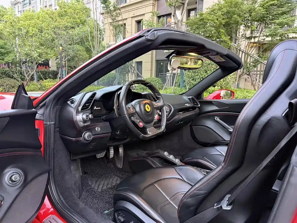 Ferrari 488 2018 — фото 12