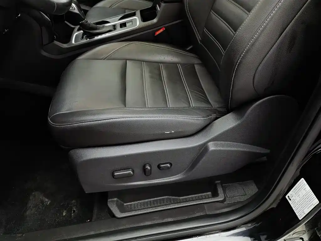 Ford Kuga 2018 — фото 20