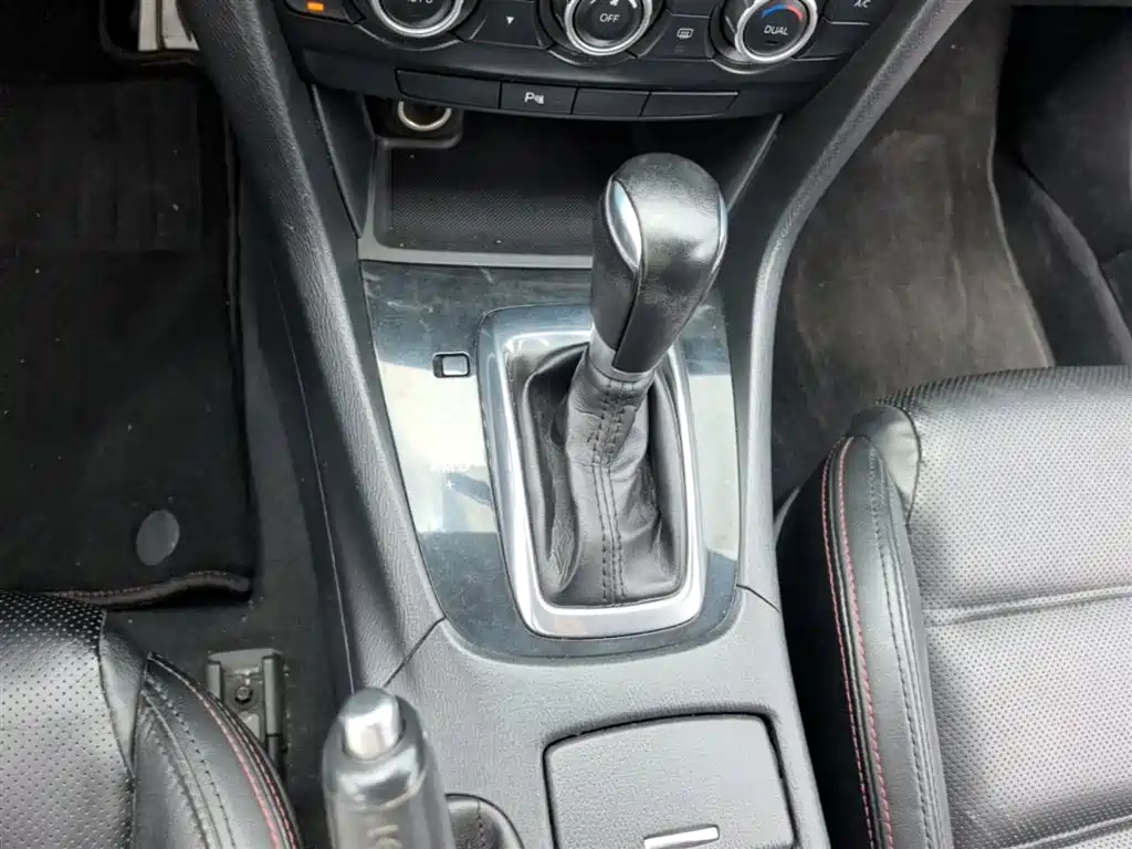 Mazda Atenza 2015 — фото 14
