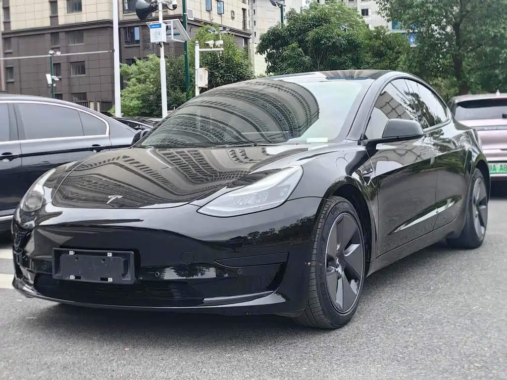 Tesla Model 3 2023 — фото 1