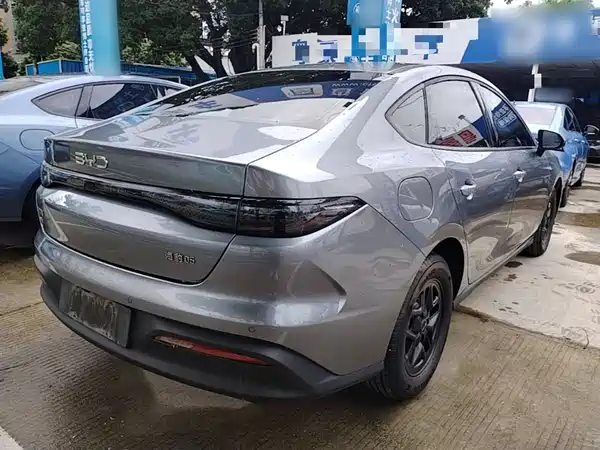 BYD Seal 05 DM-i 2025