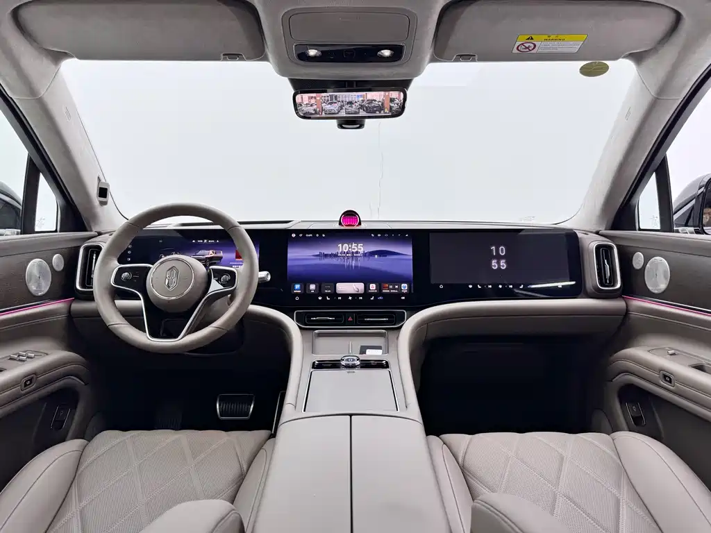 AITO M9 2025 — фото 23