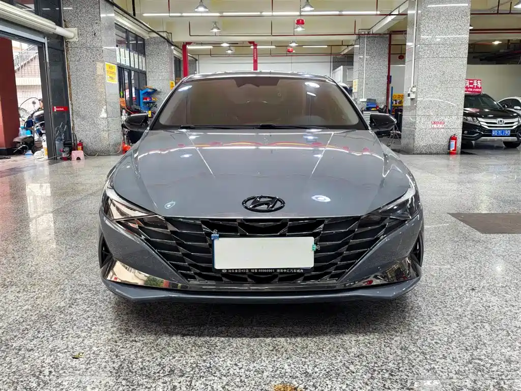 Hyundai Elantra 2023