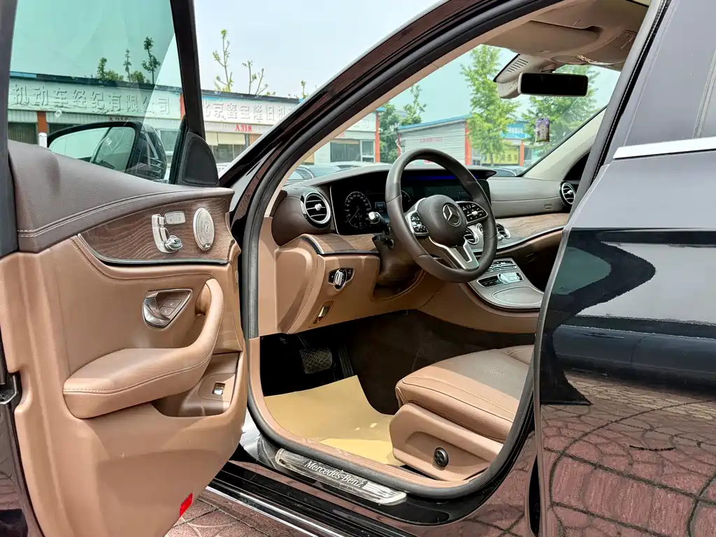 Mercedes-Benz E-Class 2020 — фото 11