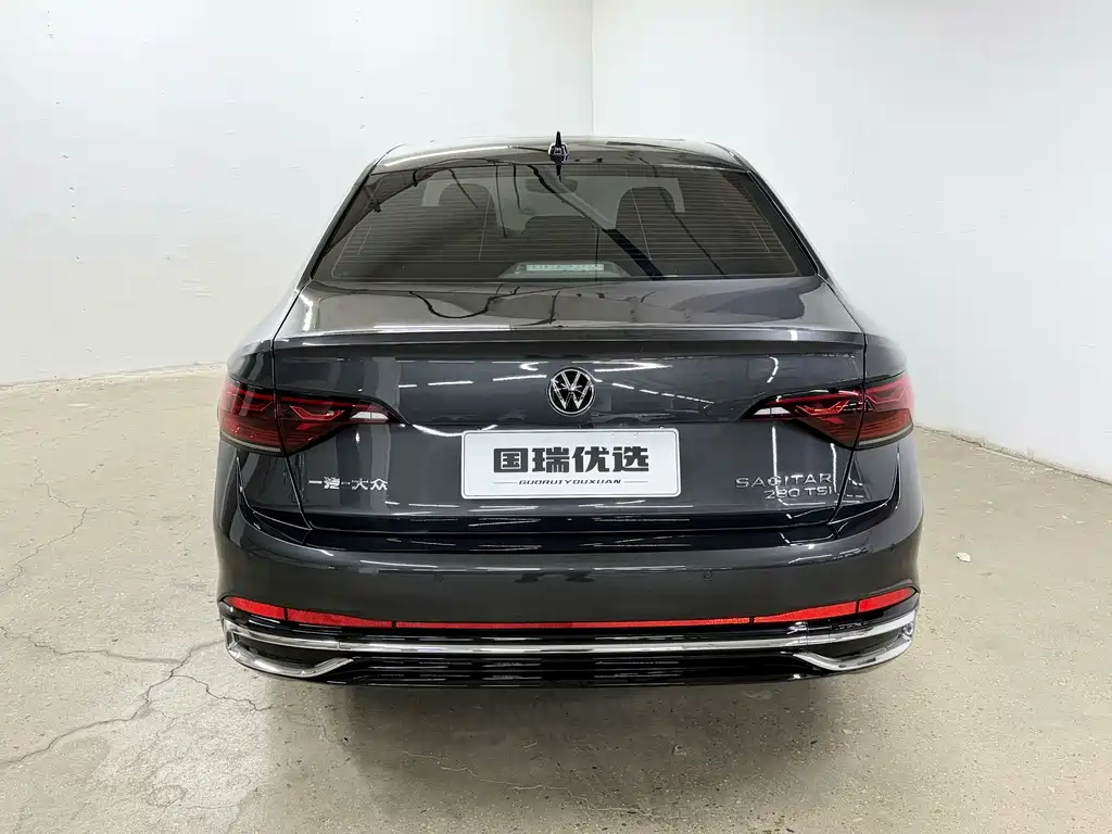 Volkswagen Sagitar 2022