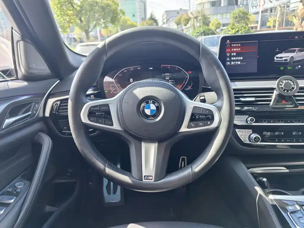 BMW 5 Series 2021 — фото 13