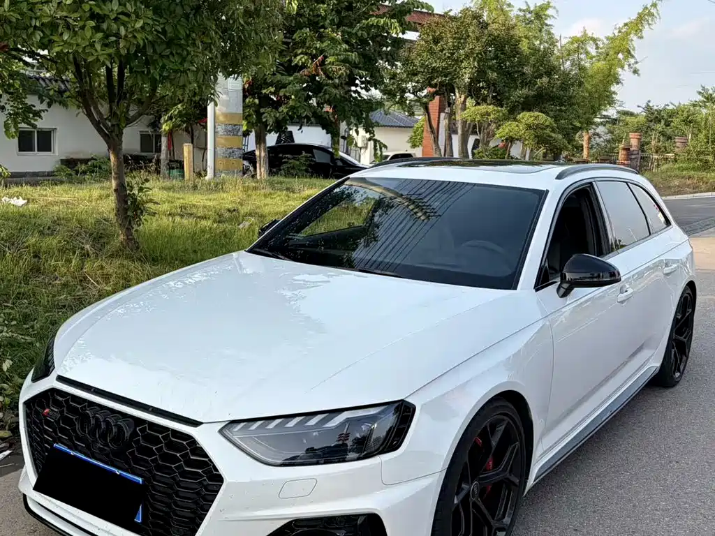 Audi RS 4 2024