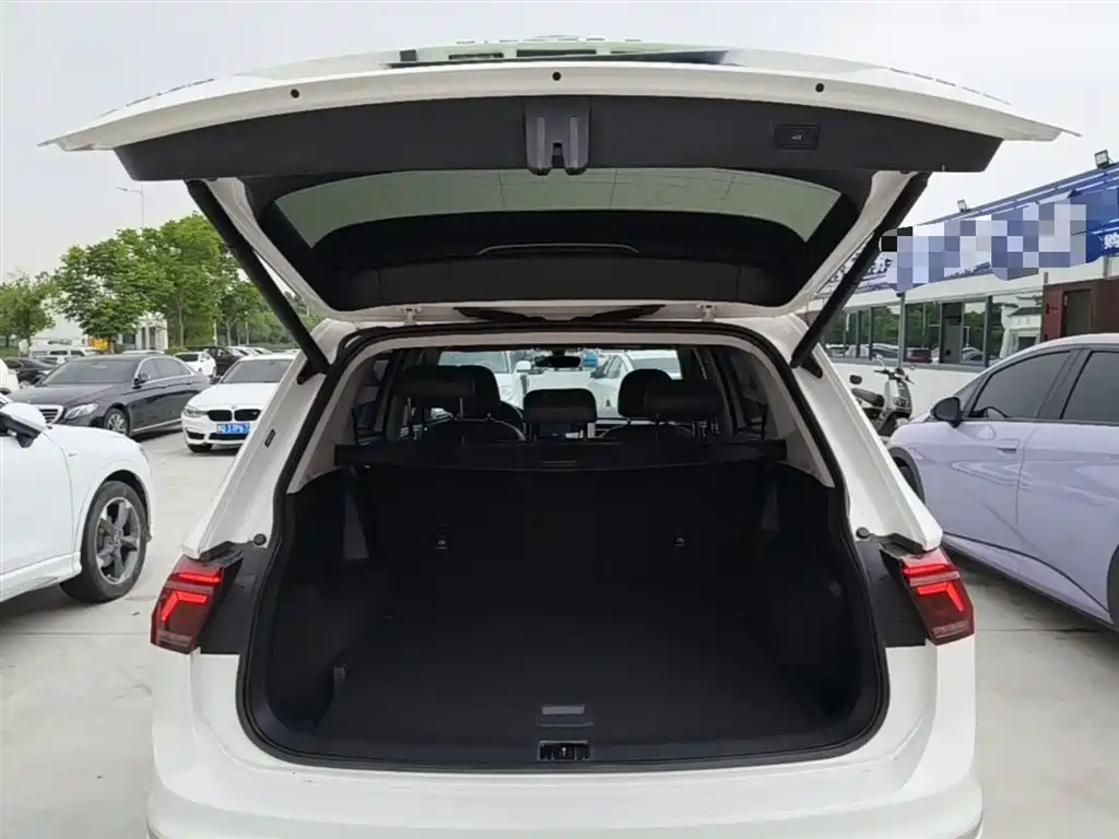 Volkswagen Tiguan L 2021 — фото 19