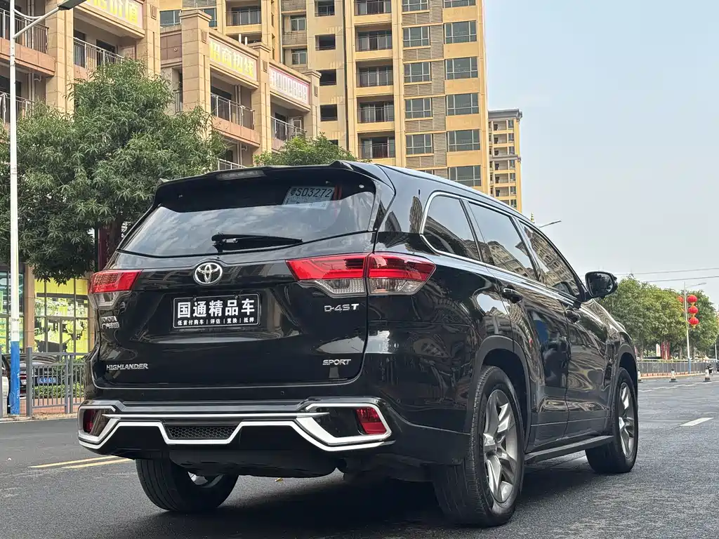 Toyota Highlander 2018 — фото 6