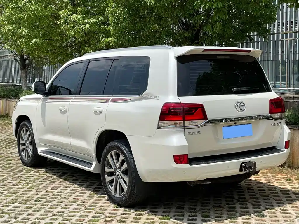 Toyota Land Cruiser 2019 — фото 6