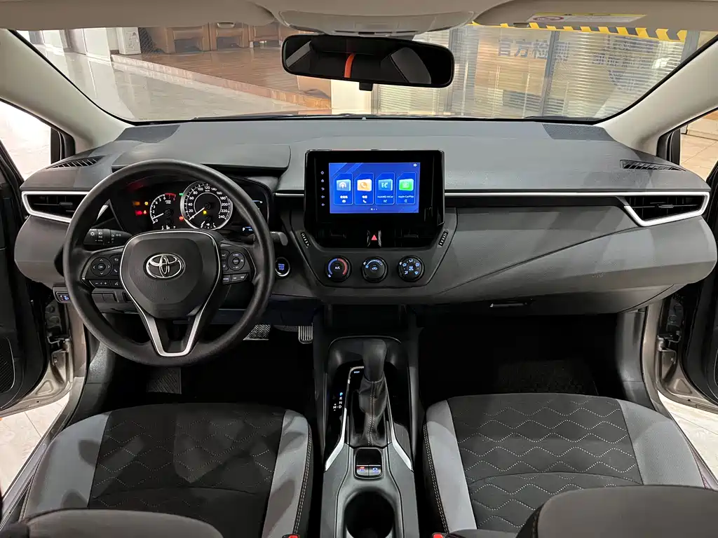 Toyota Corolla 2023 — фото 11