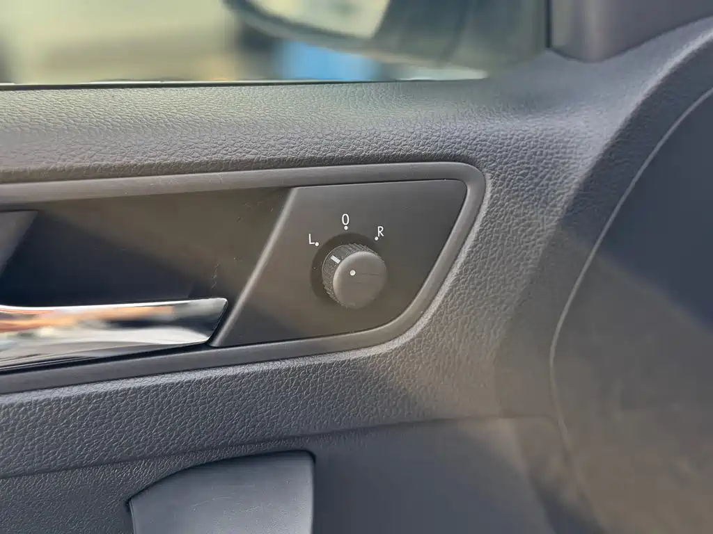 Skoda Rapid 2019 — фото 25
