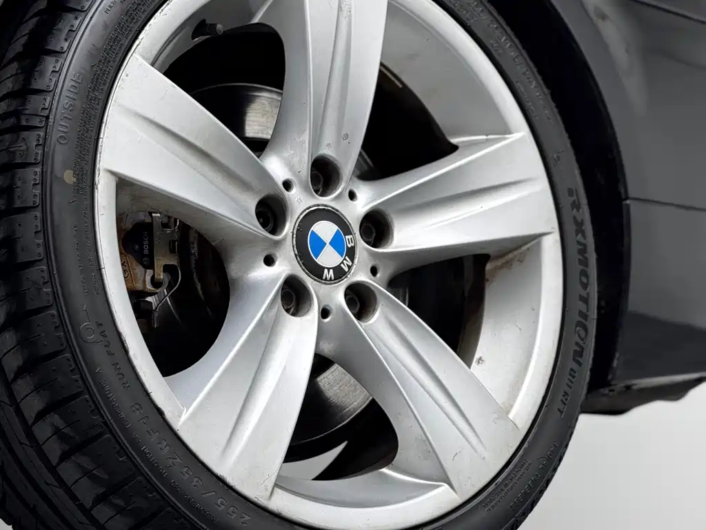 BMW 3 Series 2010 — фото 8