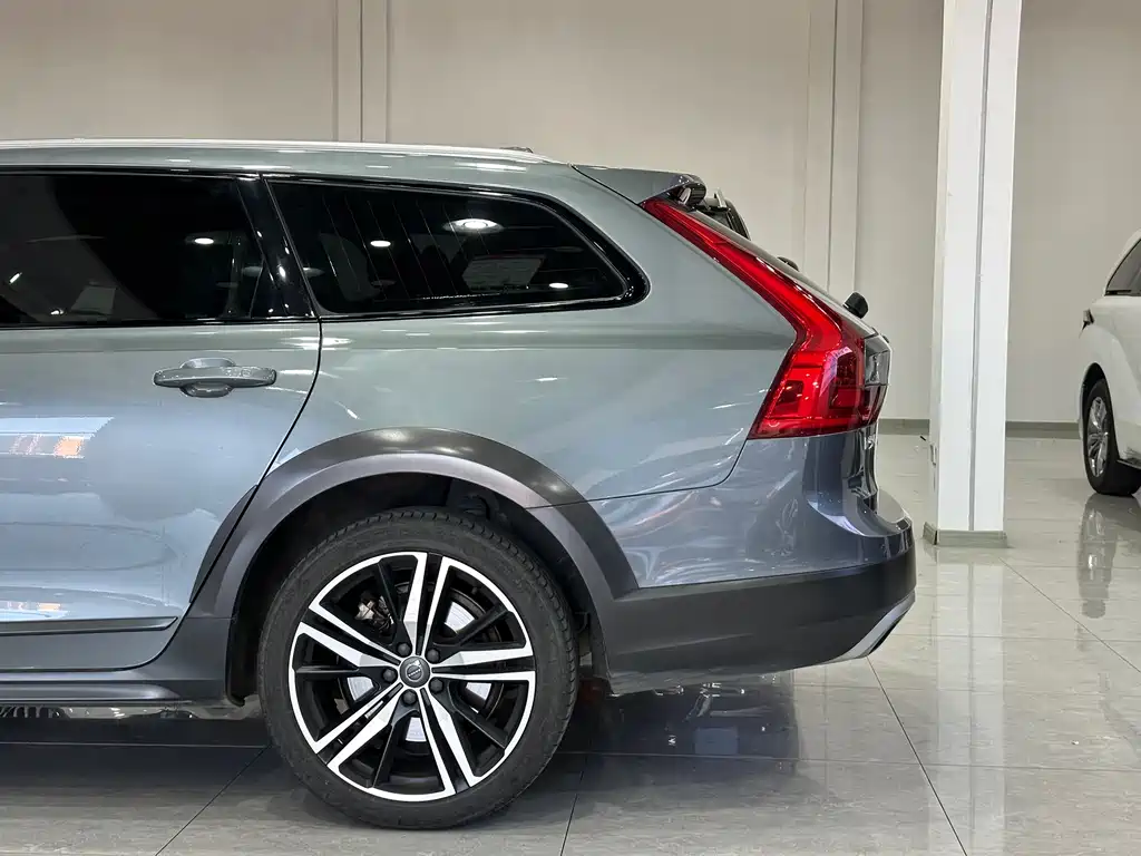 Volvo V90 2019 — фото 12