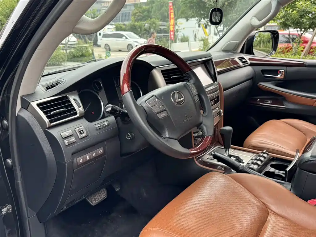 Lexus LX 2013 — фото 10