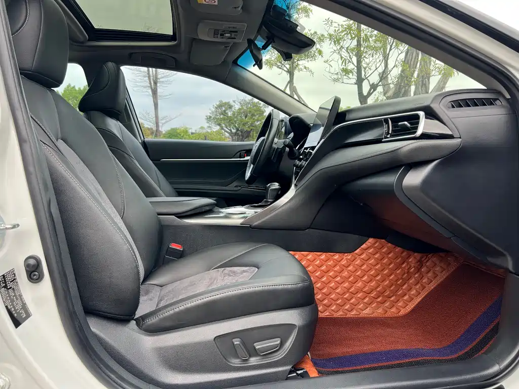 Toyota Camry 2023 — фото 13