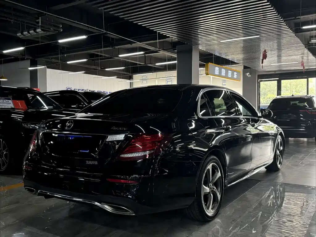 Mercedes-Benz E-Class 2017 — фото 12