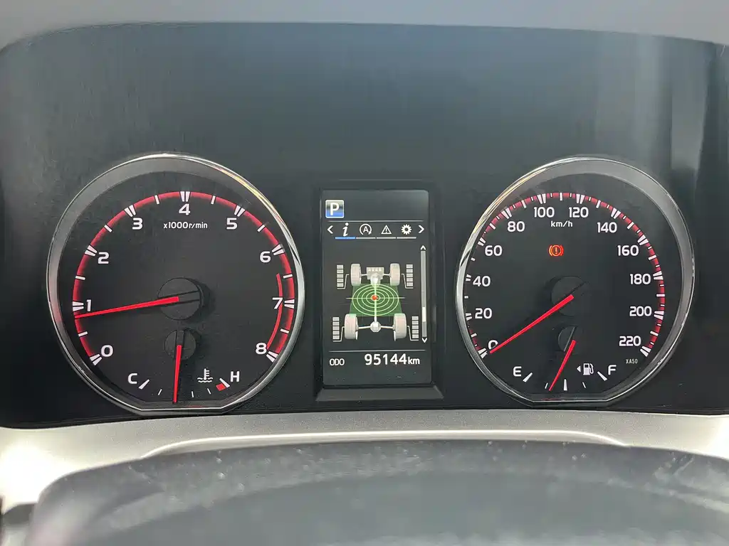 Toyota RAV4 2017 — фото 28
