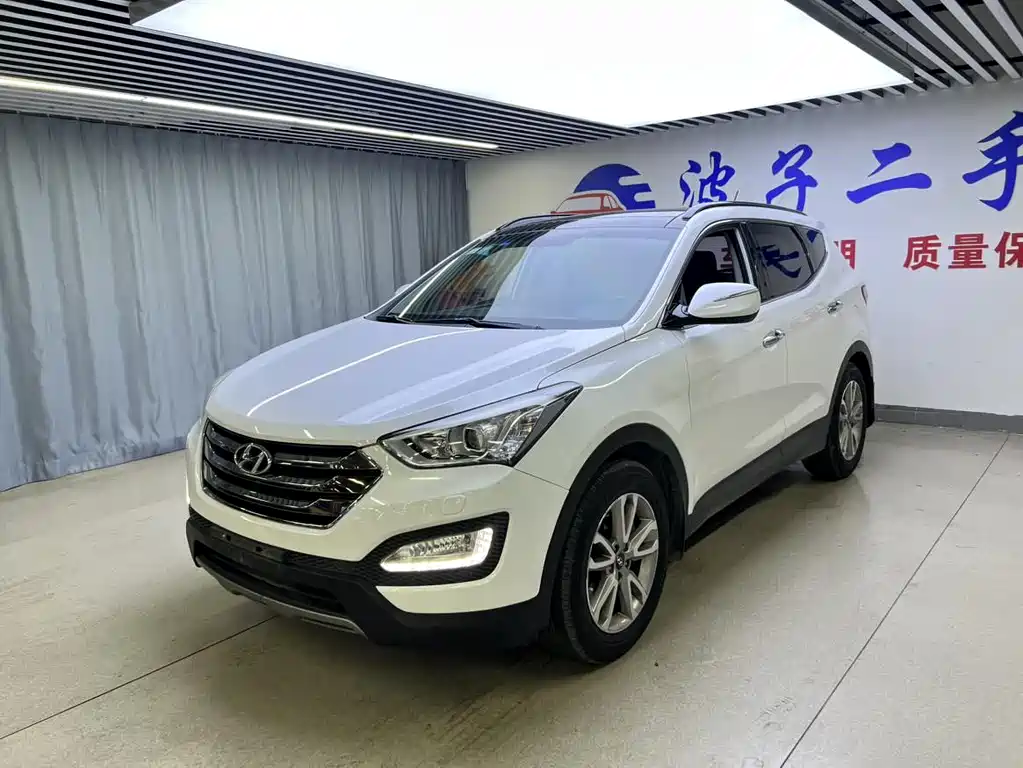 Hyundai Santa Fe 2015 — фото 1