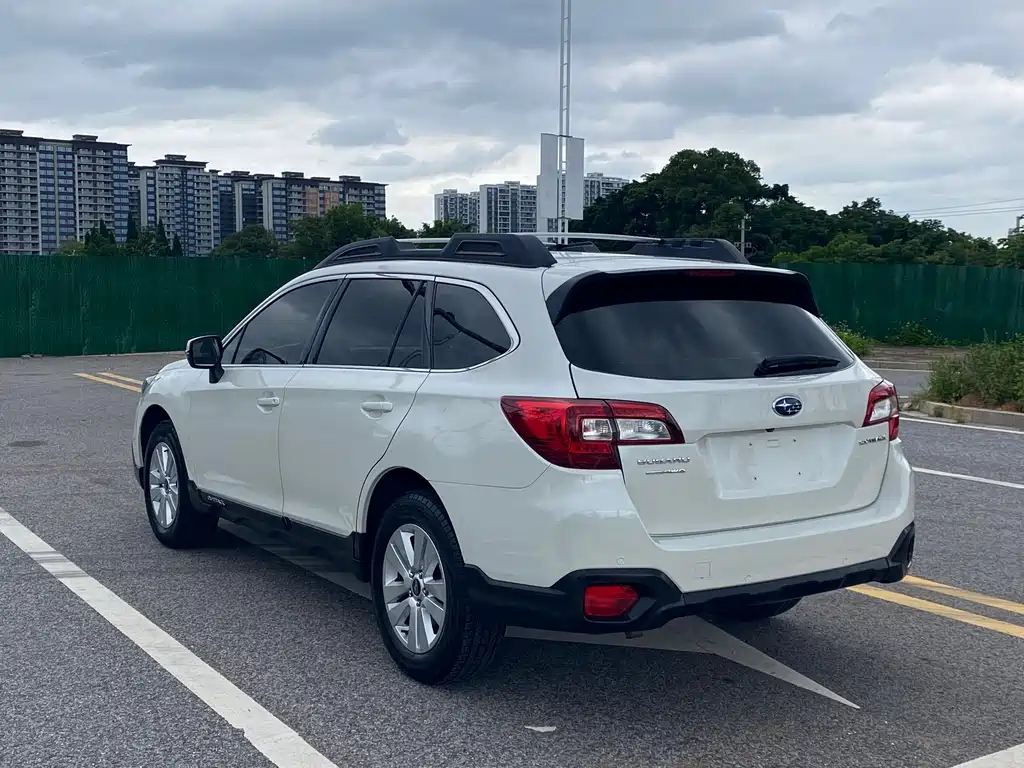 Subaru Outback 2017 — фото 9