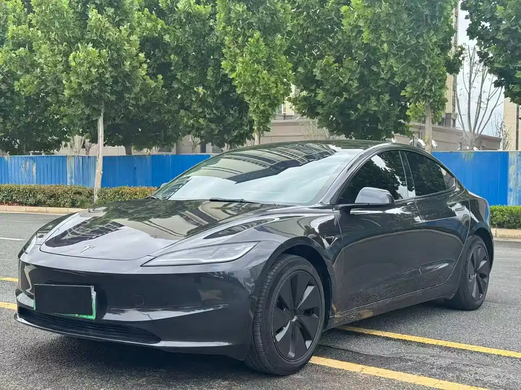 Tesla Model 3 2024 — фото 1