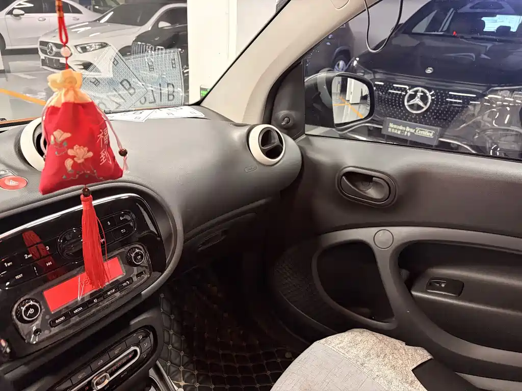 smart Fortwo 2016 — фото 11