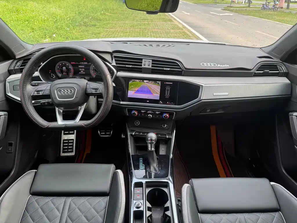 Audi Q3 2025 — фото 15