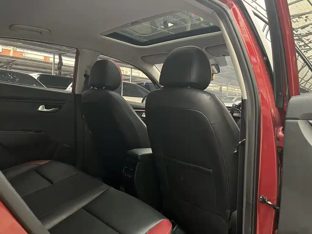 Kia KX Cross 2019 — фото 17