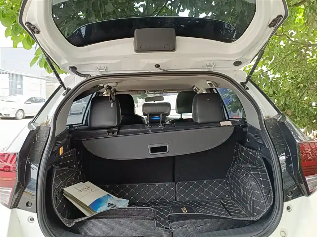 Toyota Yaris L 2022 — фото 19