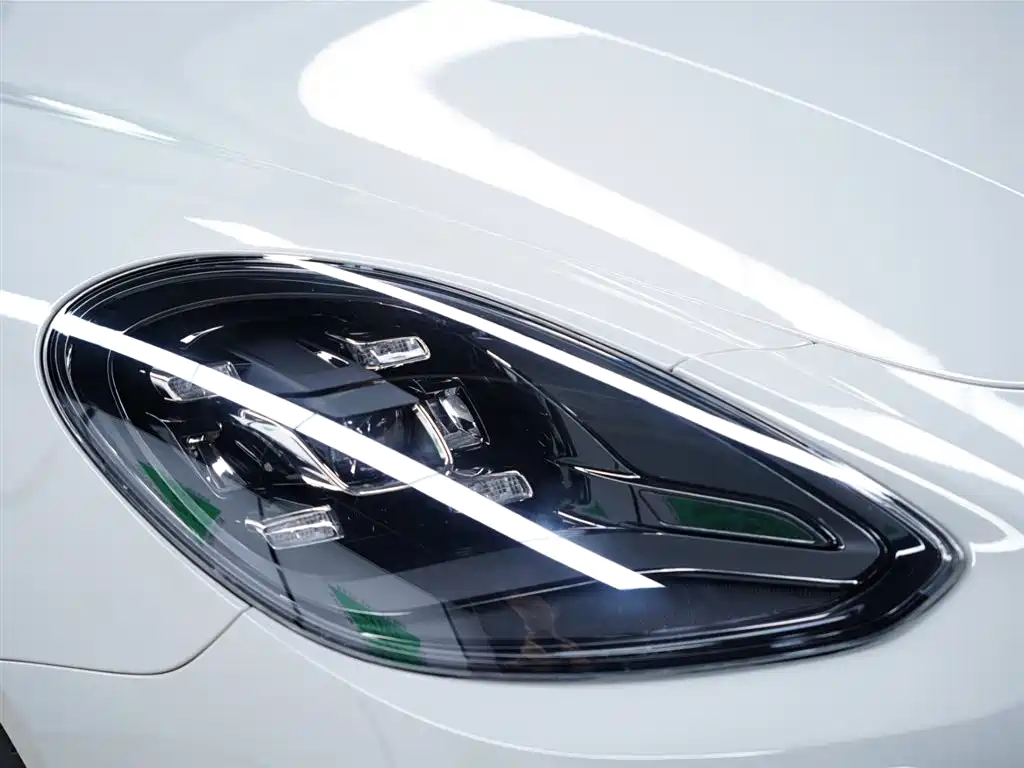 Porsche Panamera 2019 — фото 15