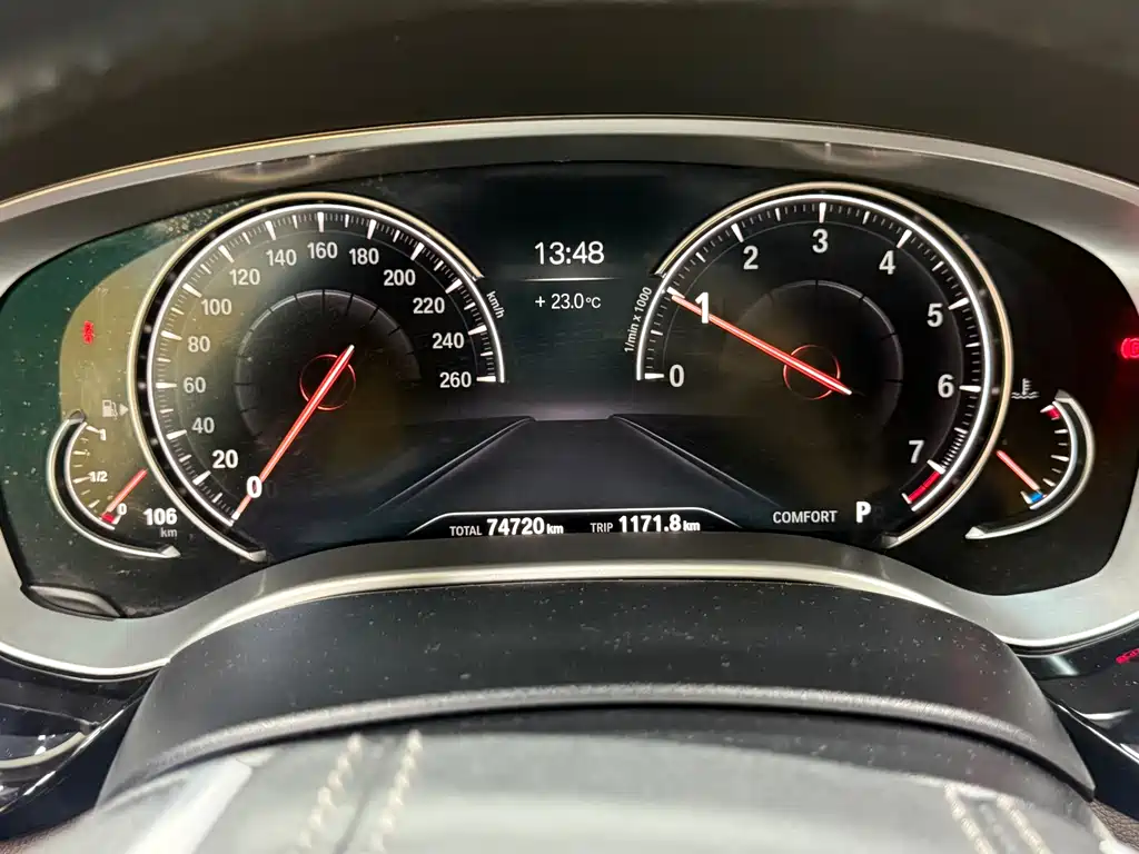 BMW 5 Series 2019 — фото 18