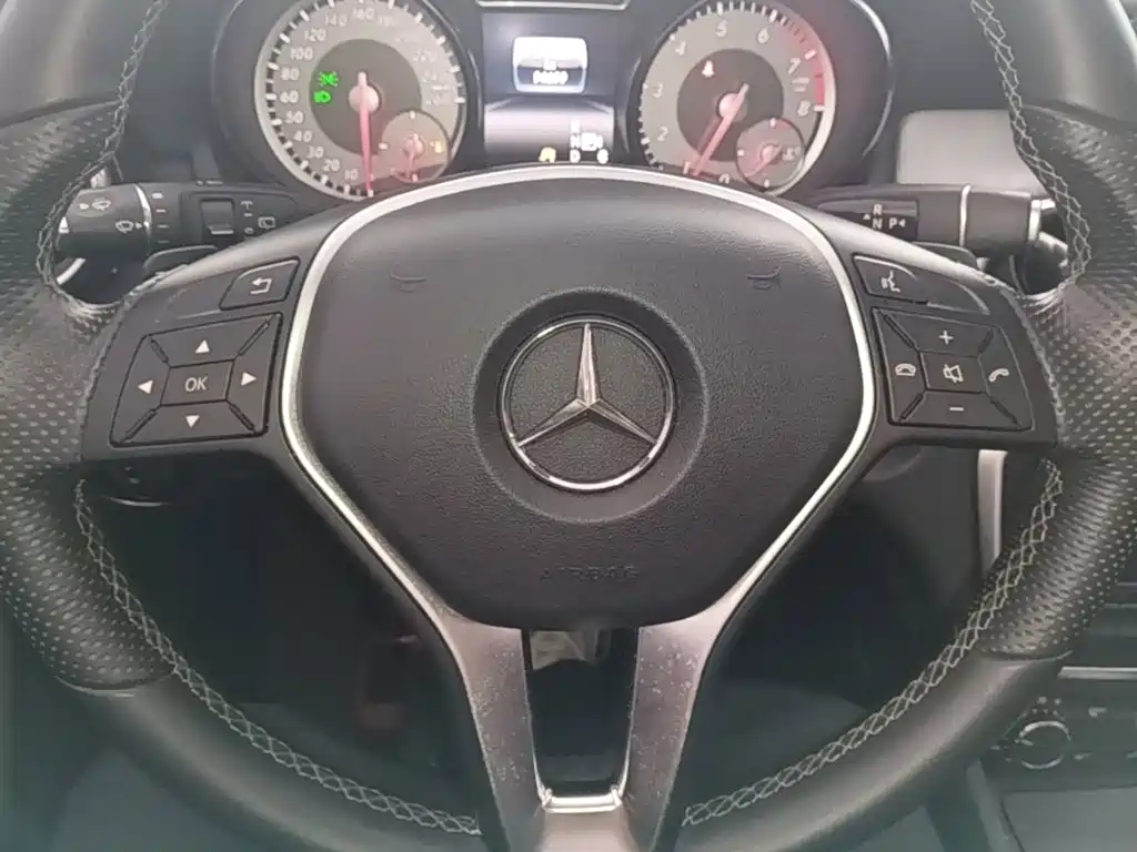 Mercedes-Benz GLA 2016 — фото 11