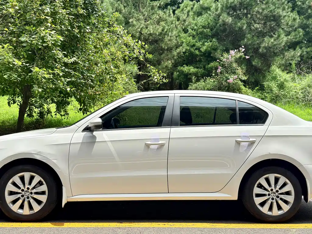Volkswagen Lavida 2015