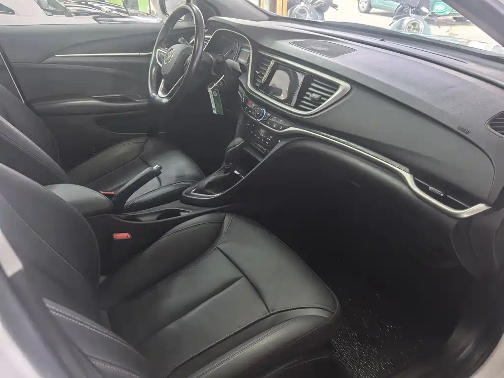 Buick Excelle 2019 — фото 12
