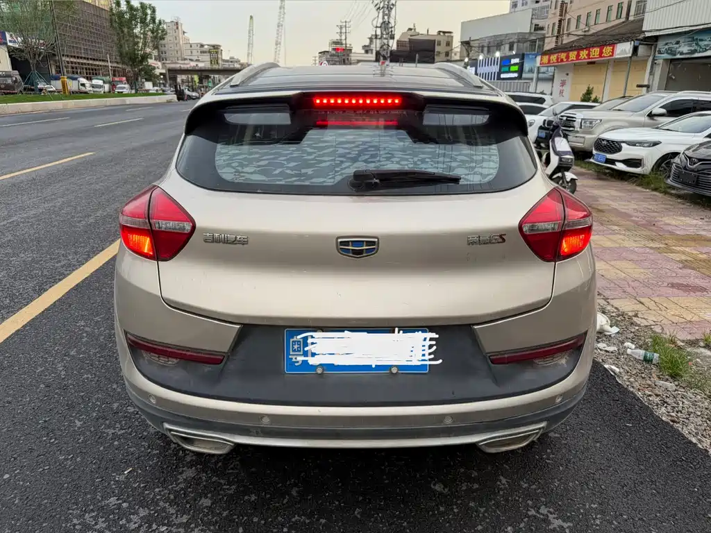 Geely Emgrand GS 2018 — фото 13